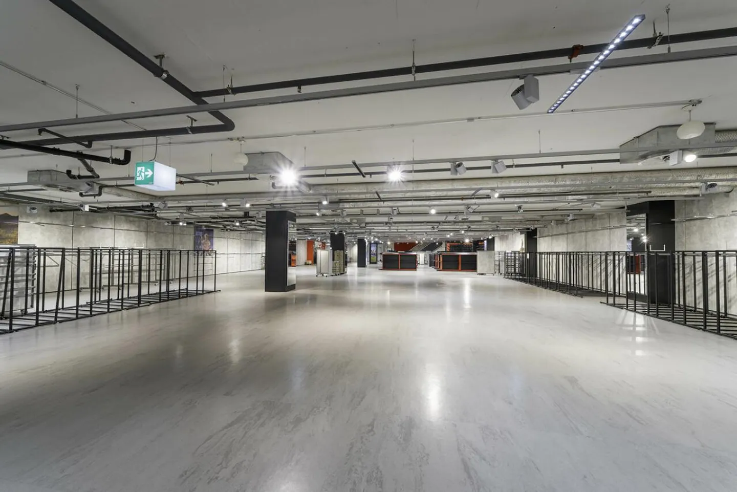 Retail space of approx. 670m² in shopping center - Migros Füllinsdorf - Photo 1 of 13