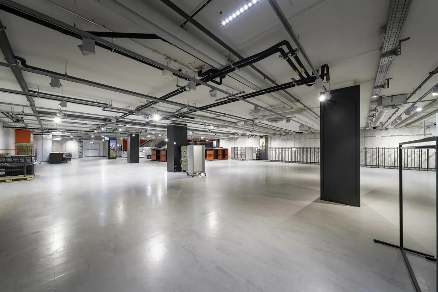 Retail space of approx. 670m² in shopping center - Migros Füllinsdorf - Photo 2 of 13