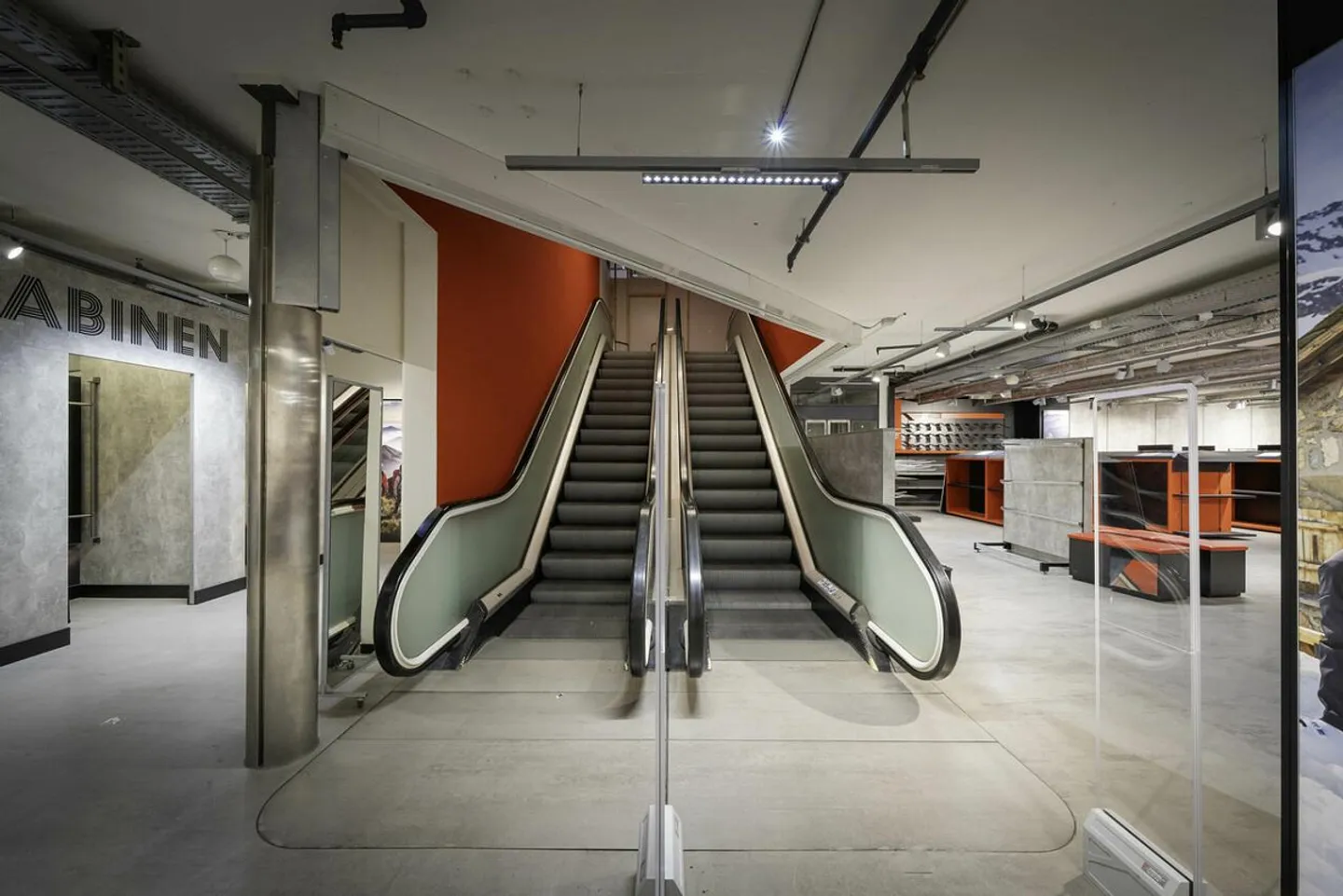 Retail space of approx. 670m² in shopping center - Migros Füllinsdorf - Photo 5 of 13