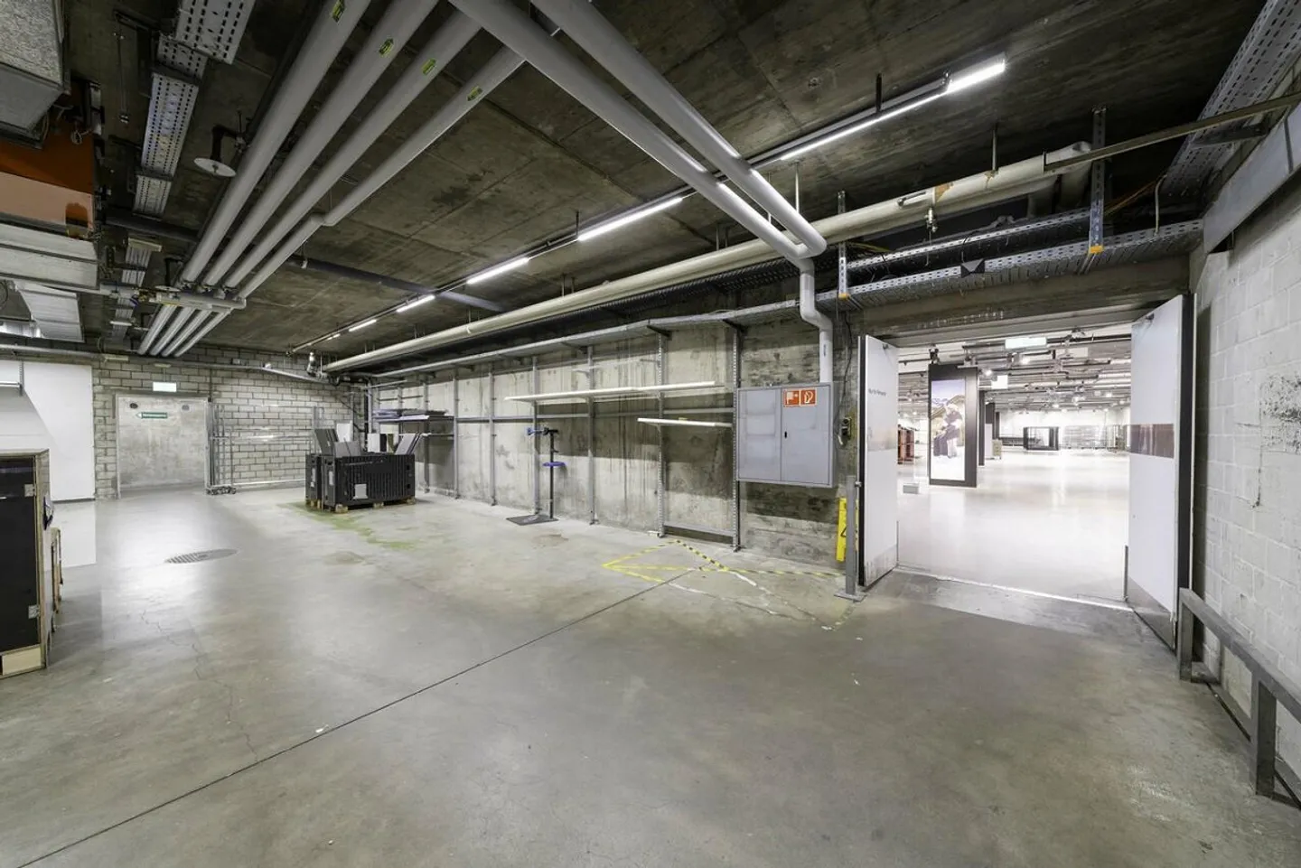 Retail space of approx. 670m² in shopping center - Migros Füllinsdorf - Photo 7 of 13