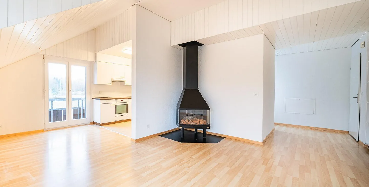 4.5 Zimmerwohnung in Feuerthalen - Foto 1 von 12