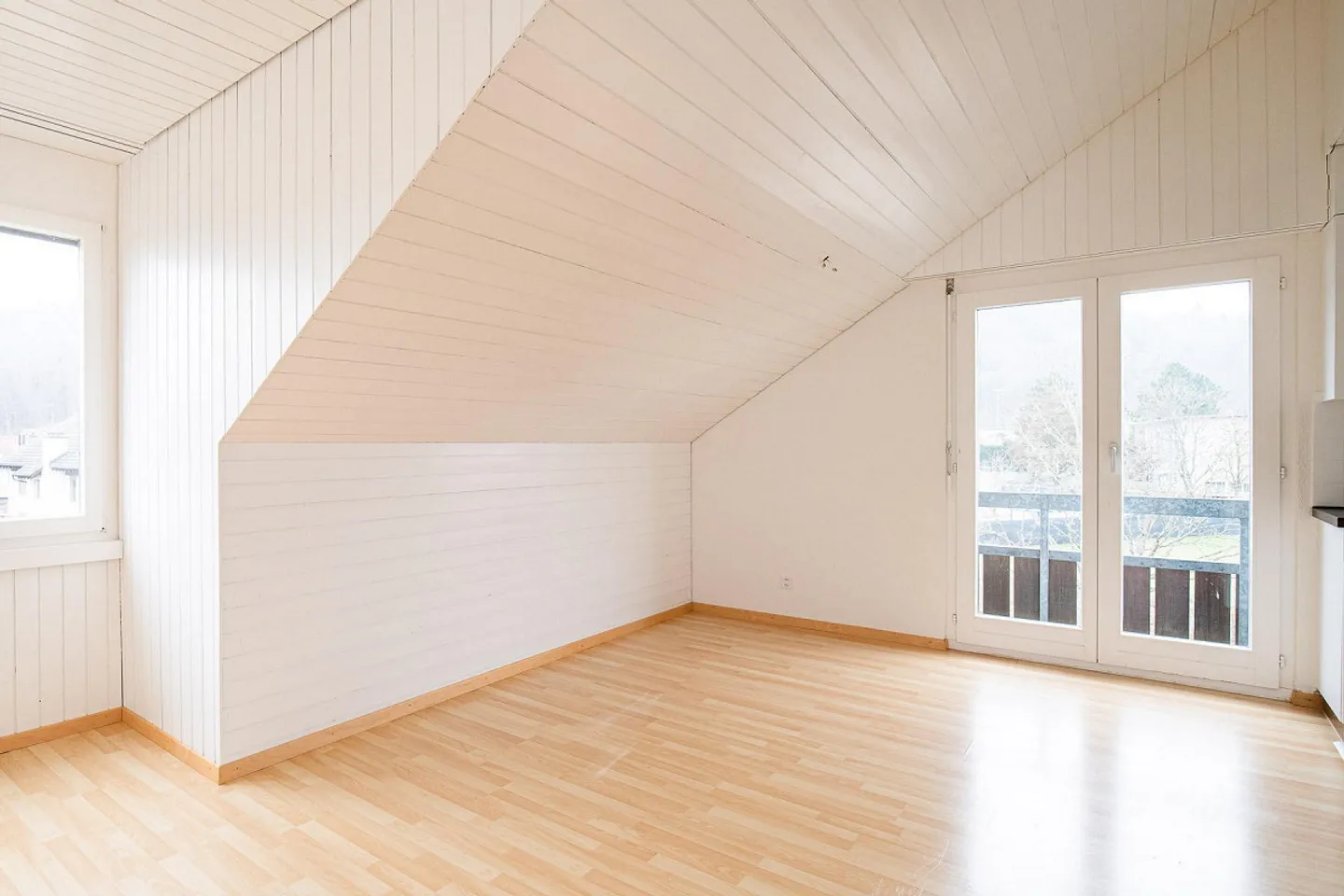 4.5 Zimmerwohnung in Feuerthalen - Foto 2 von 12