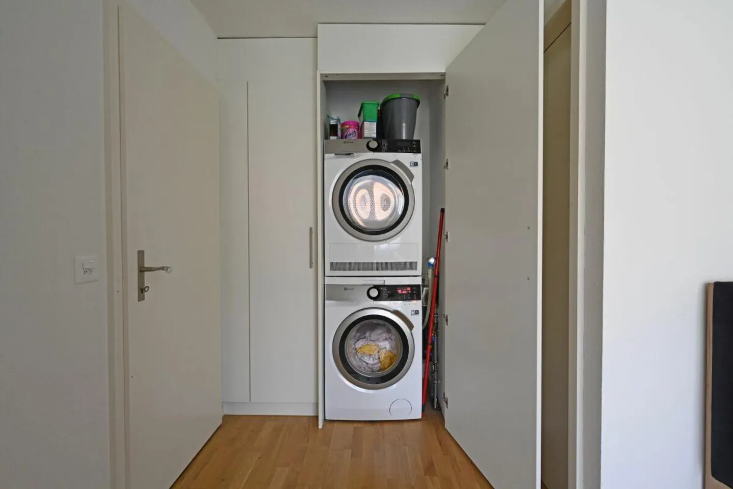 Renovated 2-room apartment on the raised ground floor with balcony - Photo 7 of 7