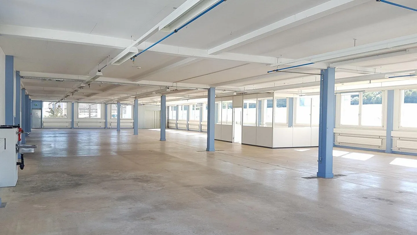 «Gewerbe in Strengelbach» - Foto 1 von 7