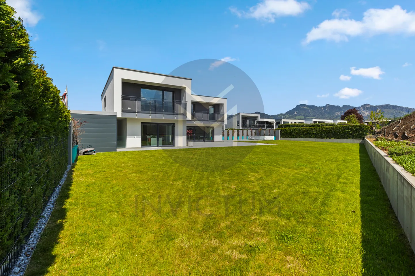 Villa contemporanea eccezionale con terrazza e giardino - Foto 2 di 23