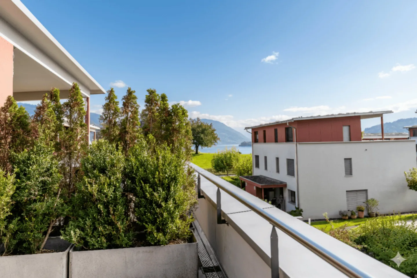 Casa a schiera in un ambiente tranquillo - Foto 2 di 11