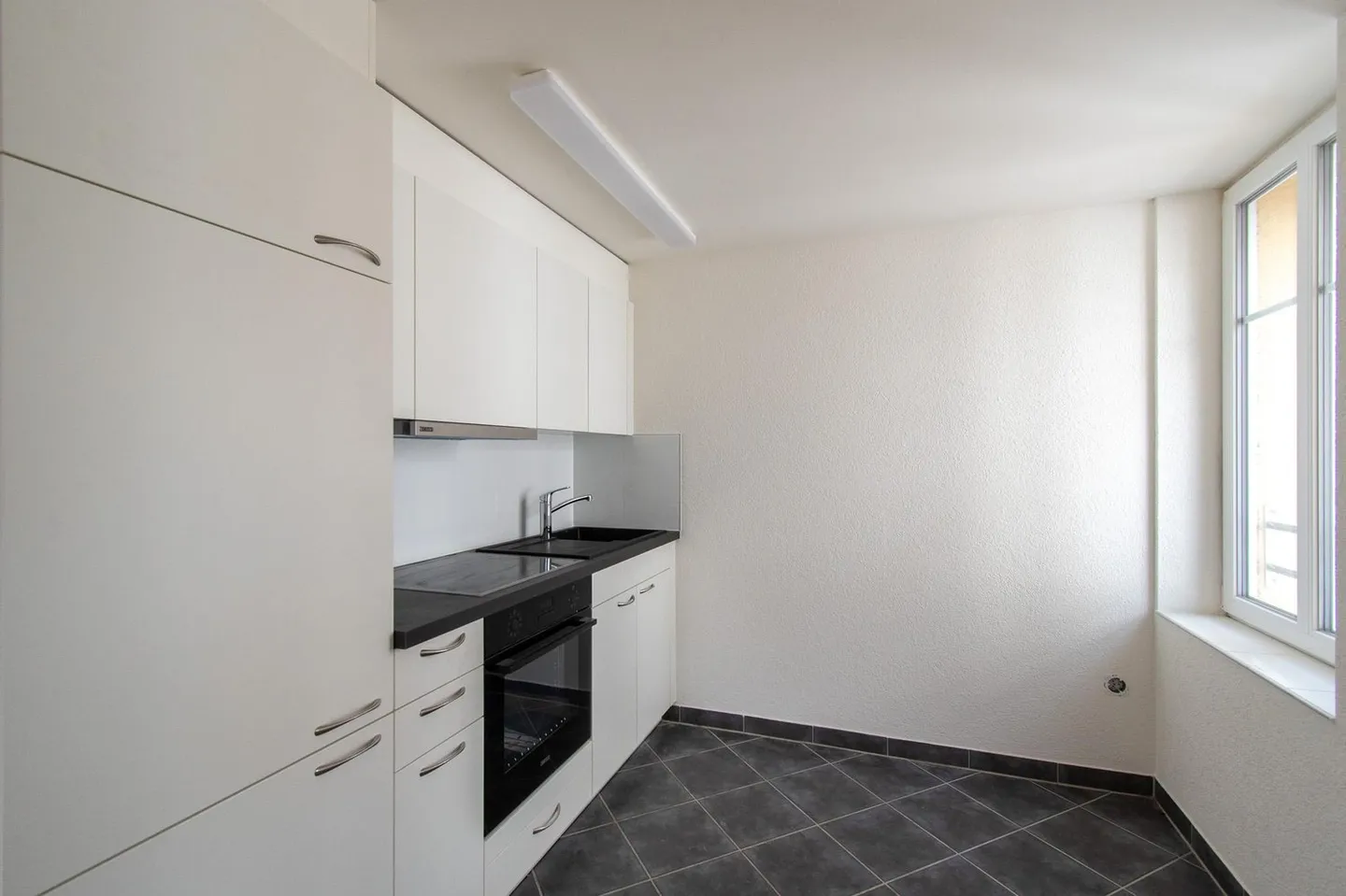 Central 1.5 room apartment - Photo 2 of 11