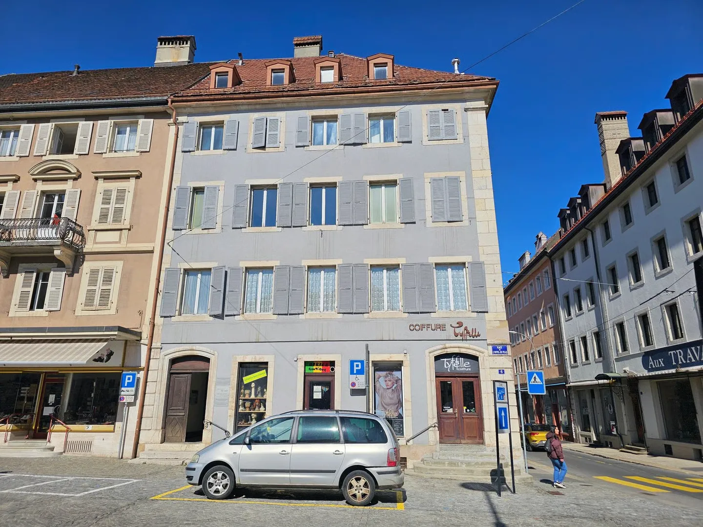Commercial space ideal in the heart of La Chaux-de-Fonds – 6 rooms available from April 2027 - Photo 1 of 3