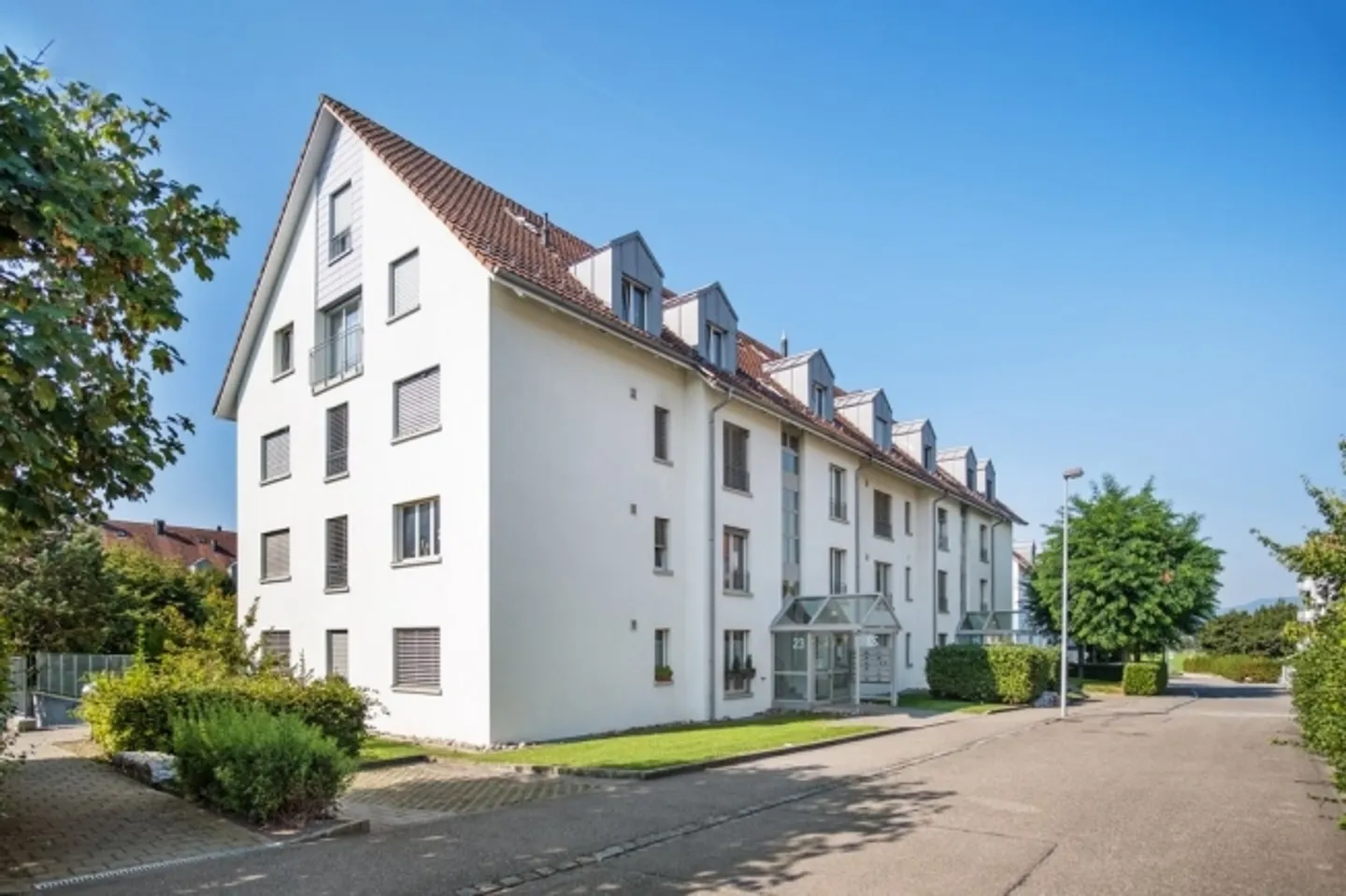 Motorcycle parking space for rent in Watt - Photo 1 of 2