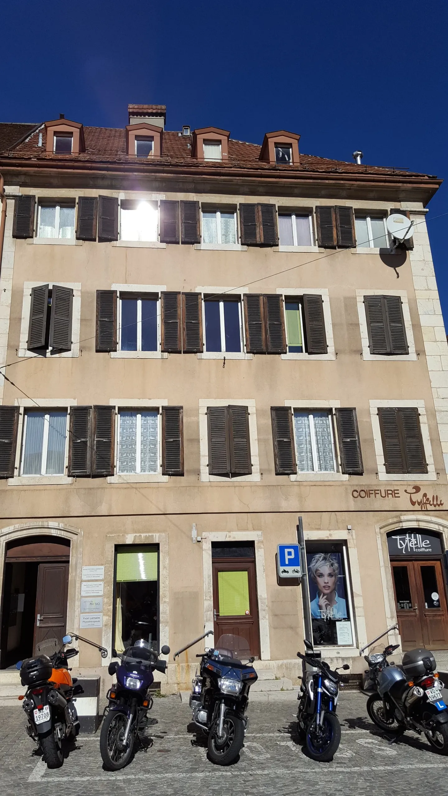 Commercial space ideal in the heart of La Chaux-de-Fonds – 6 rooms available from April 2027 - Photo 2 of 3