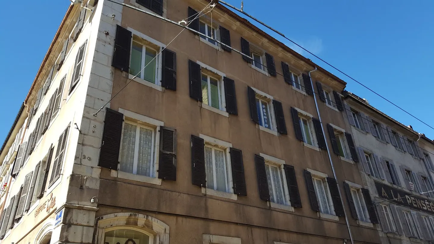 Commercial space ideal in the heart of La Chaux-de-Fonds – 6 rooms available from April 2027 - Photo 3 of 3