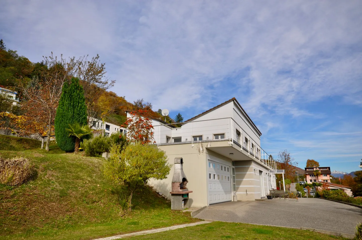 Villa Bifamiliare con Vista Panoramica a 180° su Lago e sui Monti - Foto 5 di 27