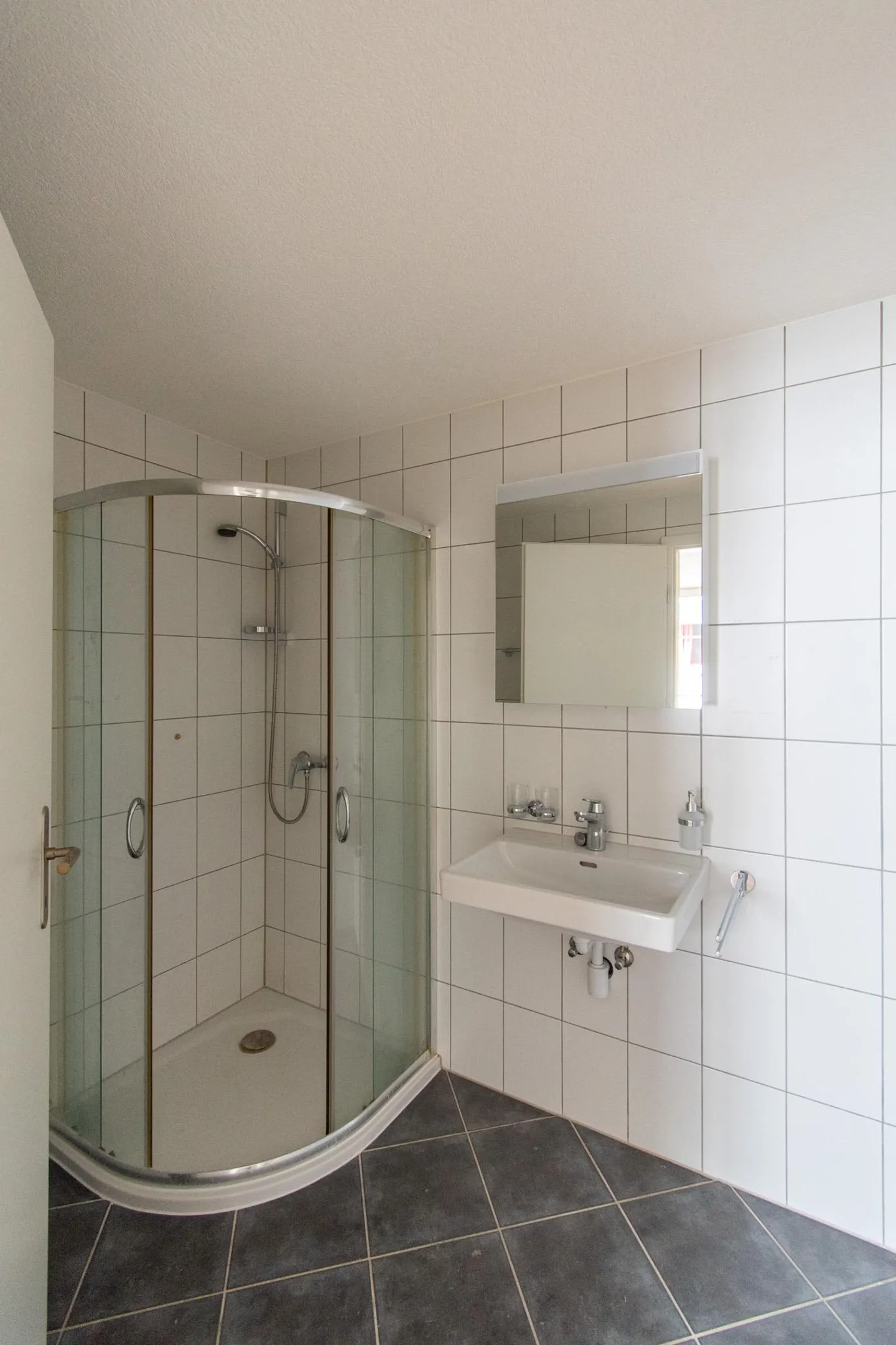 Central 1.5 room apartment - Photo 10 of 11