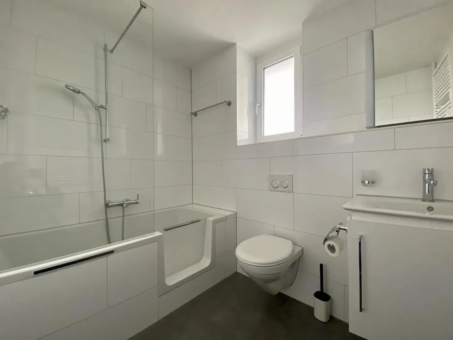 Appartement attrayant avec cuisine spacieuse - Photo 3 sur 5
