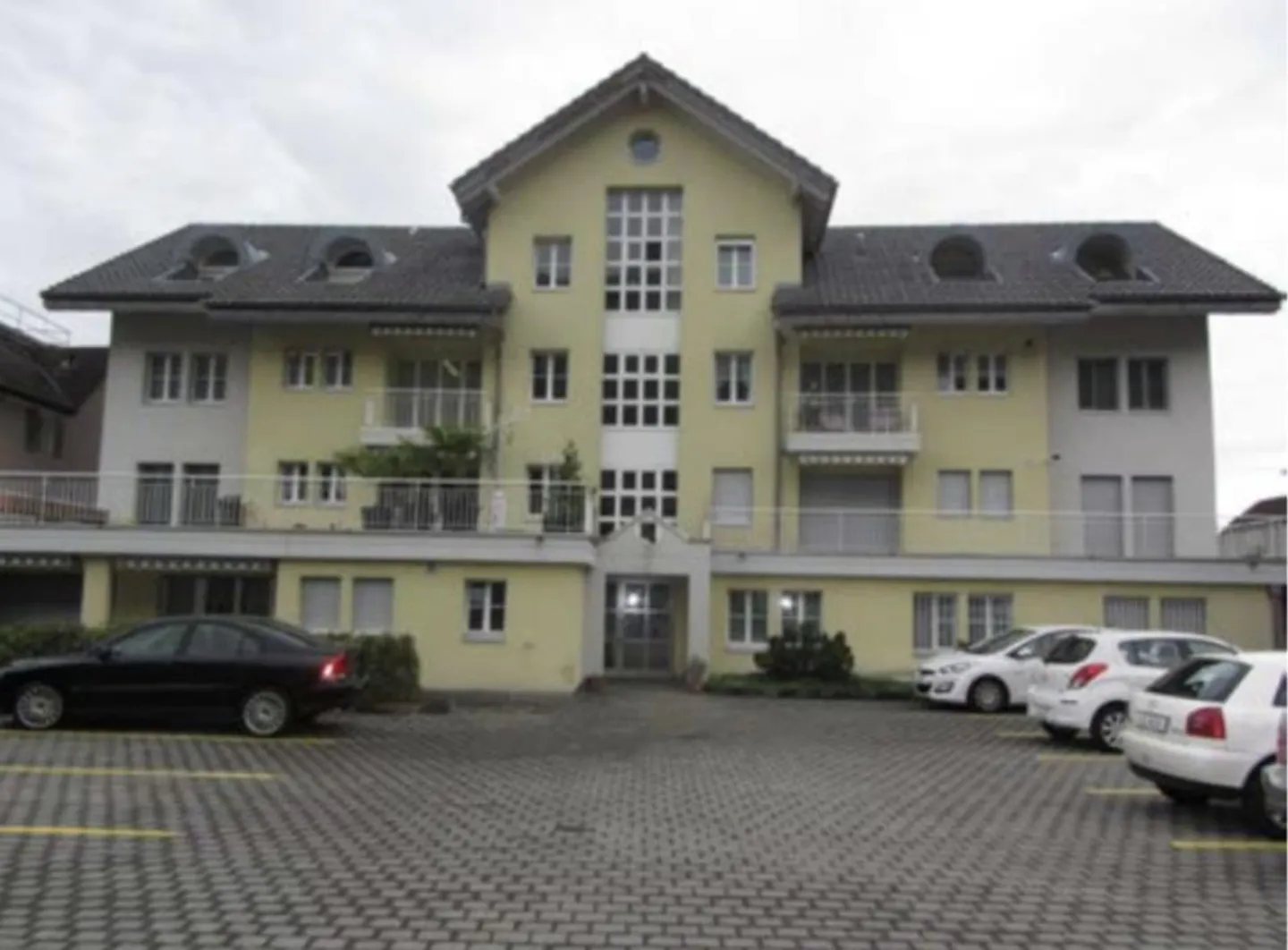 Propriété d'investissement attrayante dans un emplacement privilégié à Beckenried – Espace commercial... - Photo 2 sur 7