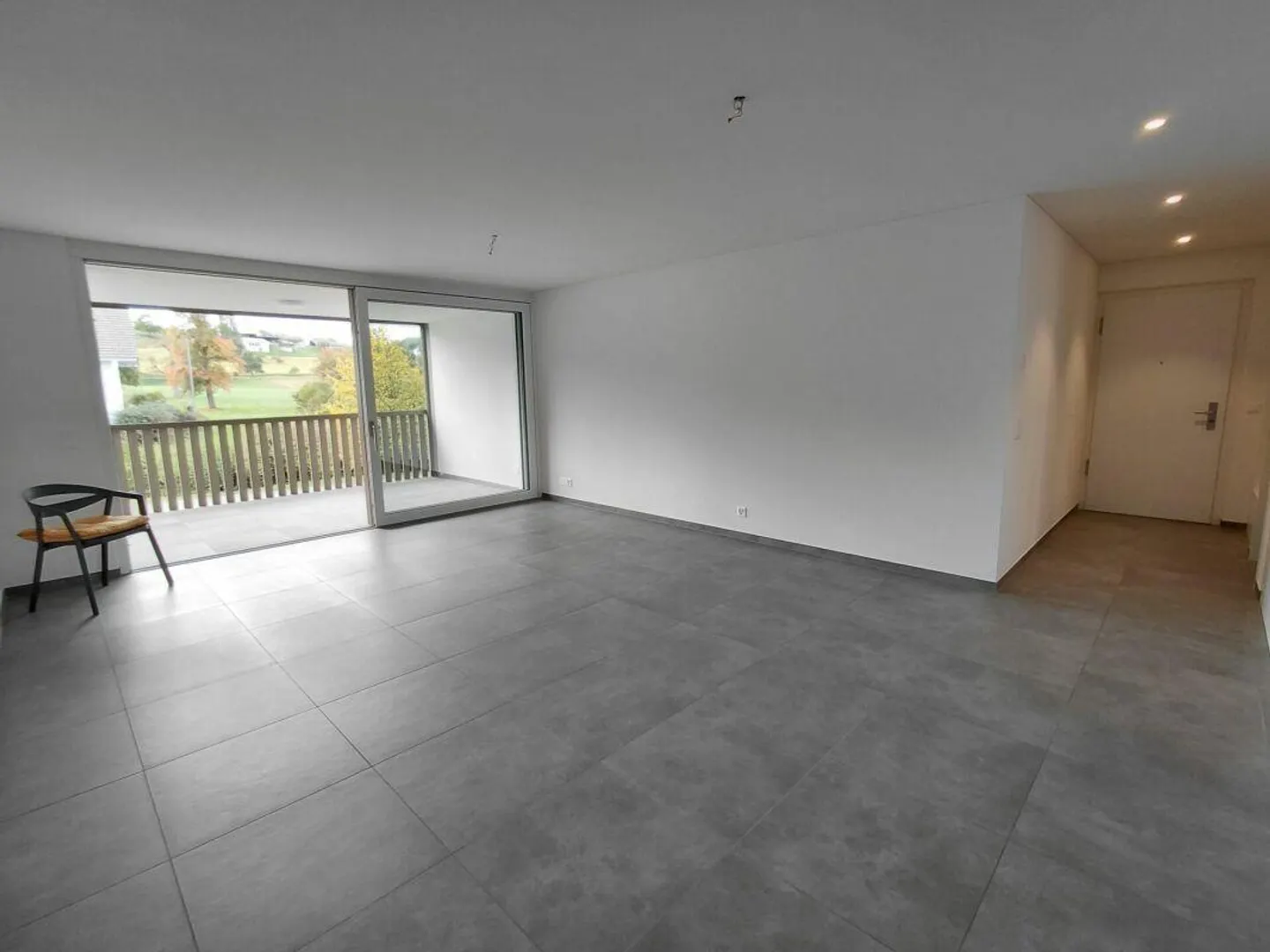 3 1/2 Room Apartment (A4) - Photo 3 of 9