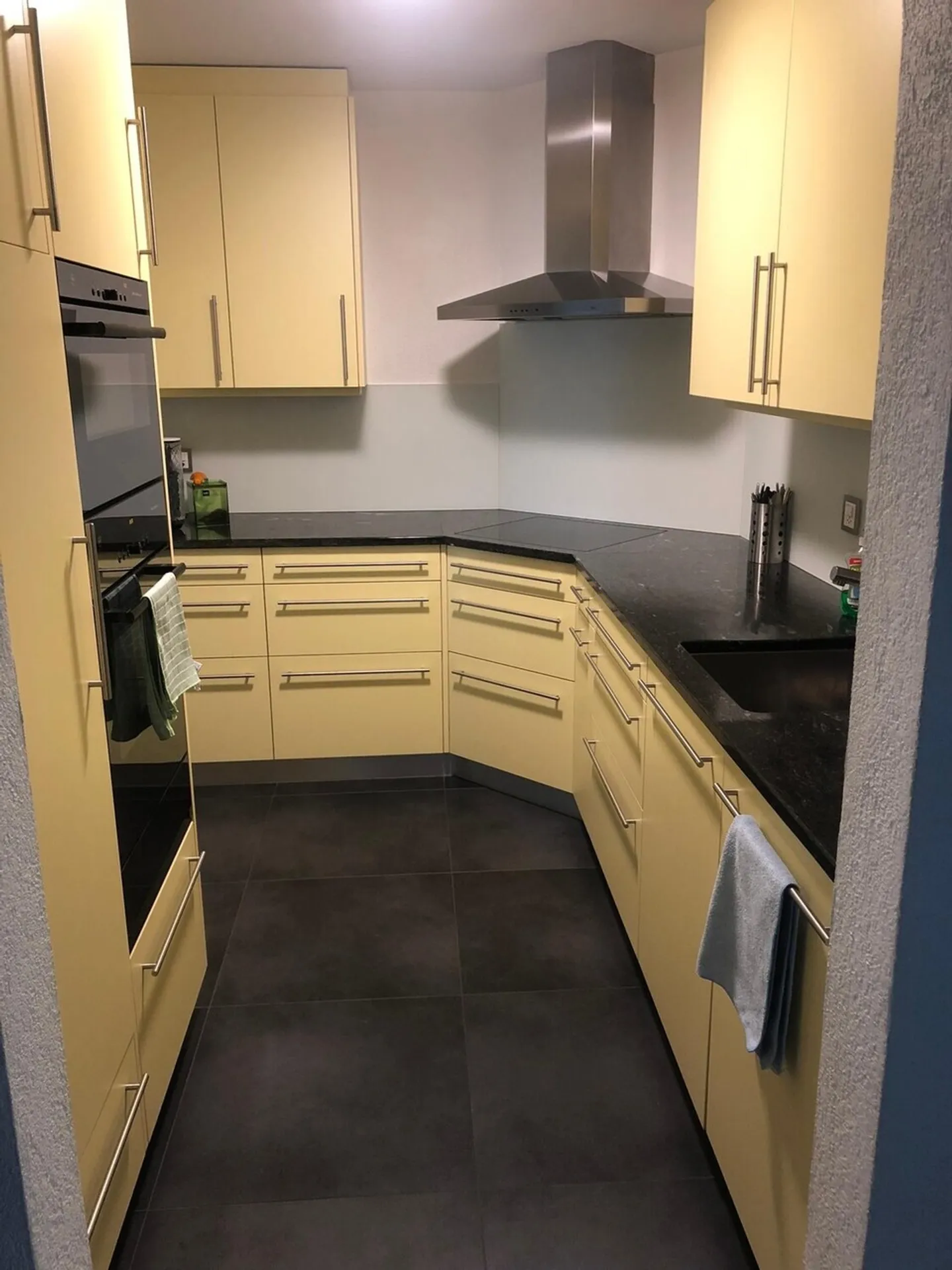 Apartment for rent - Photo 3 of 7