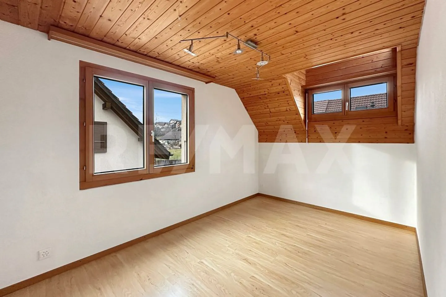 More than four walls - a home with everything that belongs to it - Photo 10 of 13