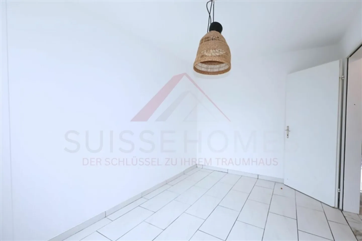 «Moderne 4.5-Zimmer-Wohnung im 2. Obergeschoss in Schmitten - hell, offen und hochwertig saniert» - Foto 11 von 17