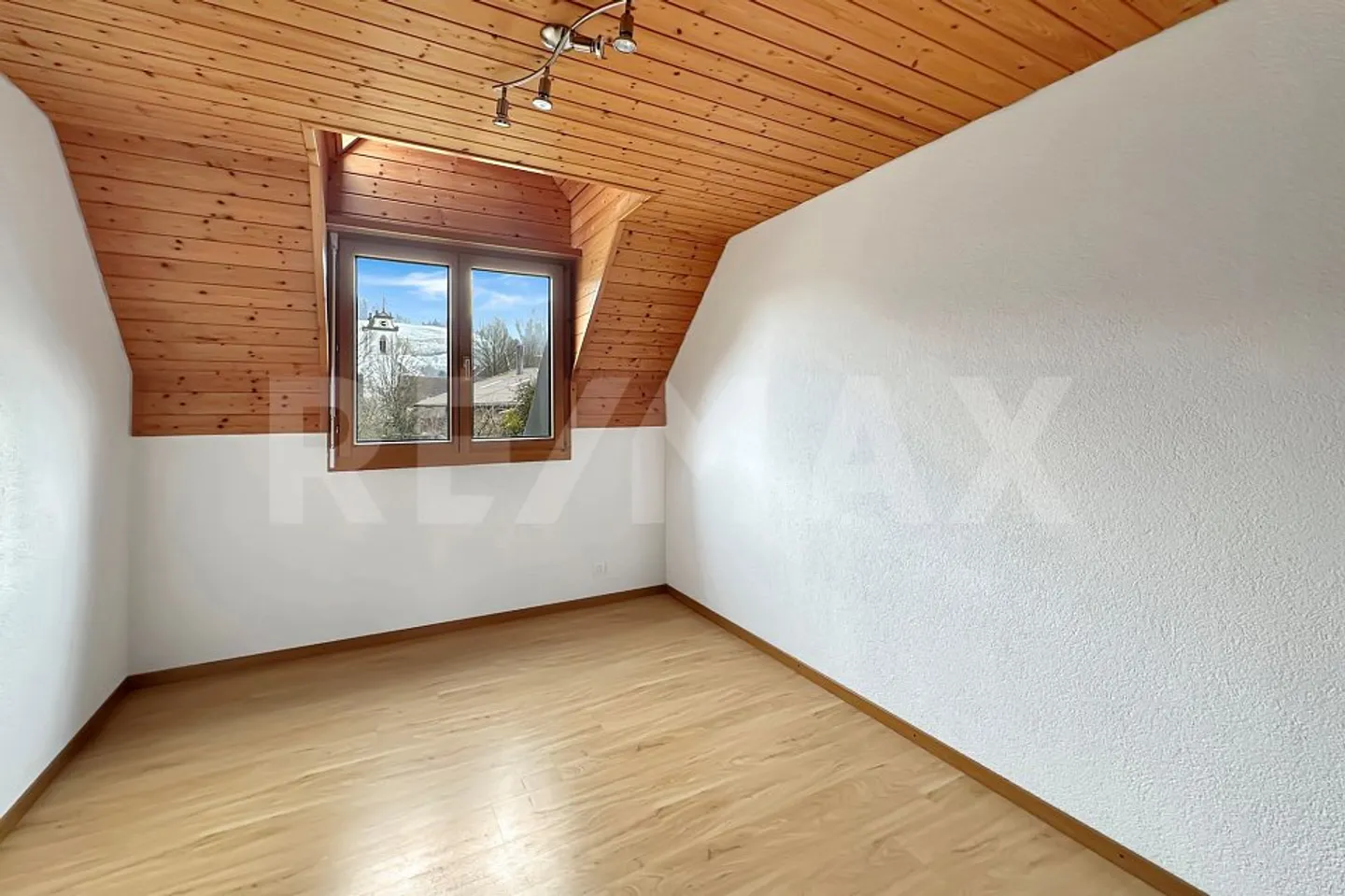 More than four walls - a home with everything that belongs to it - Photo 11 of 13