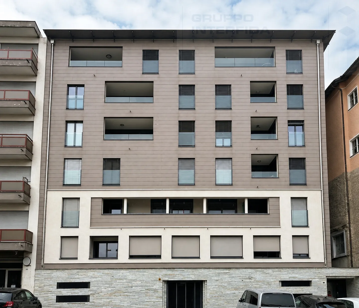 Appartamento con reddito attuale in posizione centrale - Foto 2 di 13