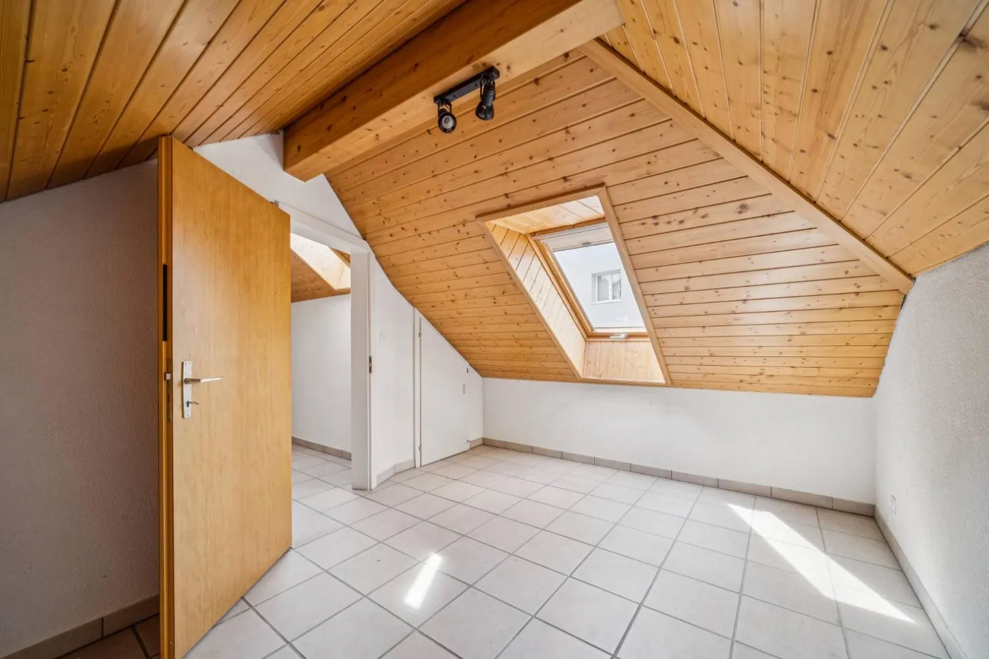 Charmantes Reihenhaus in Fleurier - Foto 8 von 13