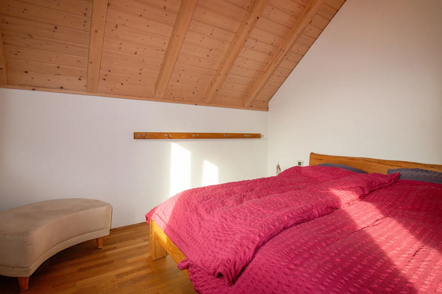 Detached Single-Family House with Swimming Pool - Photo 6 of 16