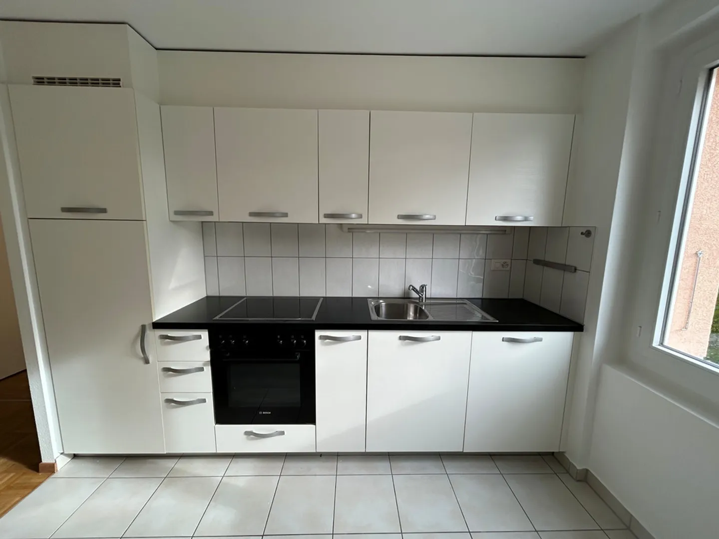 Apartment for rent - Photo 2 of 9