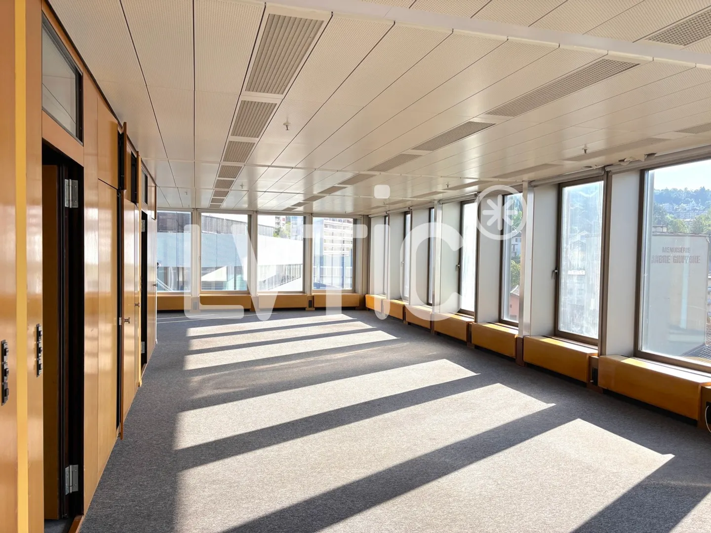 700 m2 offices divisible from 300 m2 for rent in Prilly-Malley - Photo 3 of 9