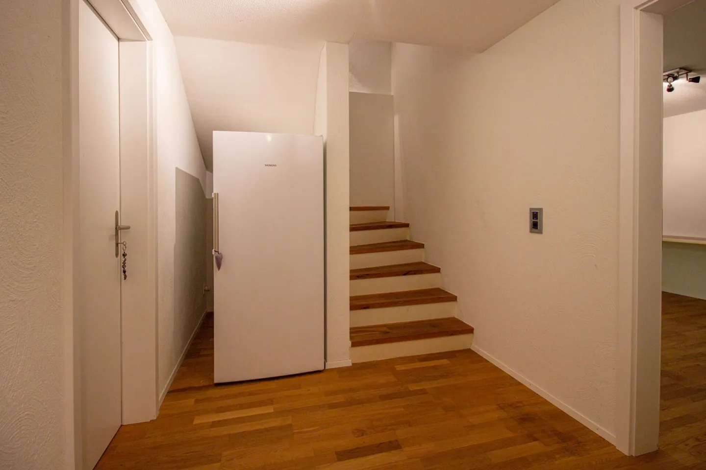 Detached Single-Family House with Swimming Pool - Photo 13 of 16