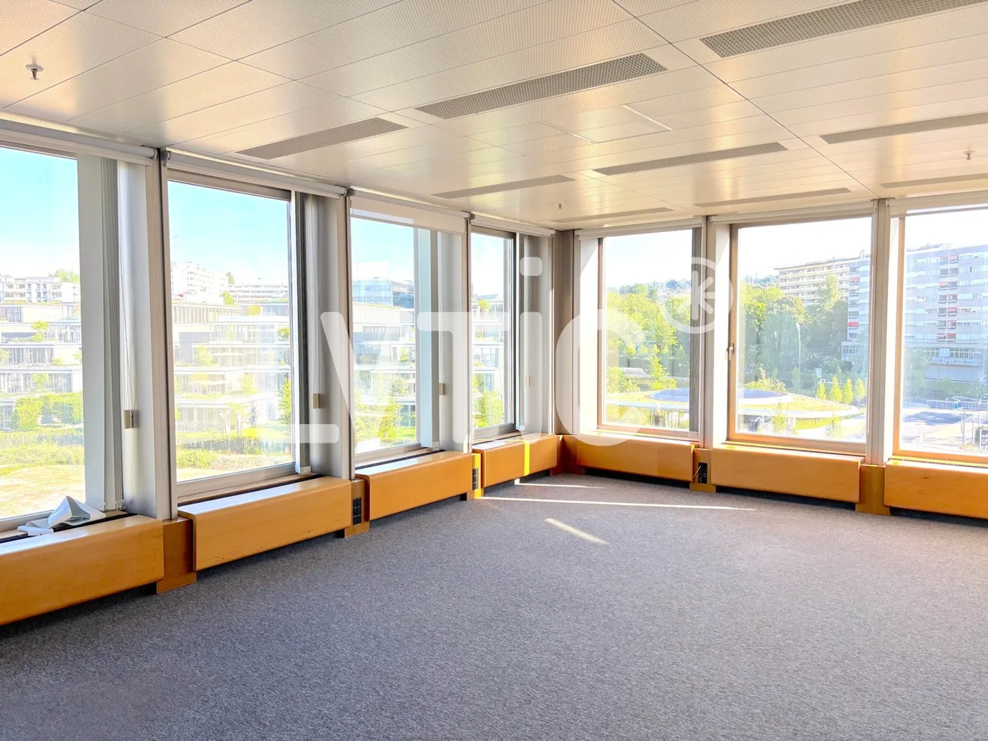 700 m2 offices divisible from 300 m2 for rent in Prilly-Malley - Photo 1 of 9