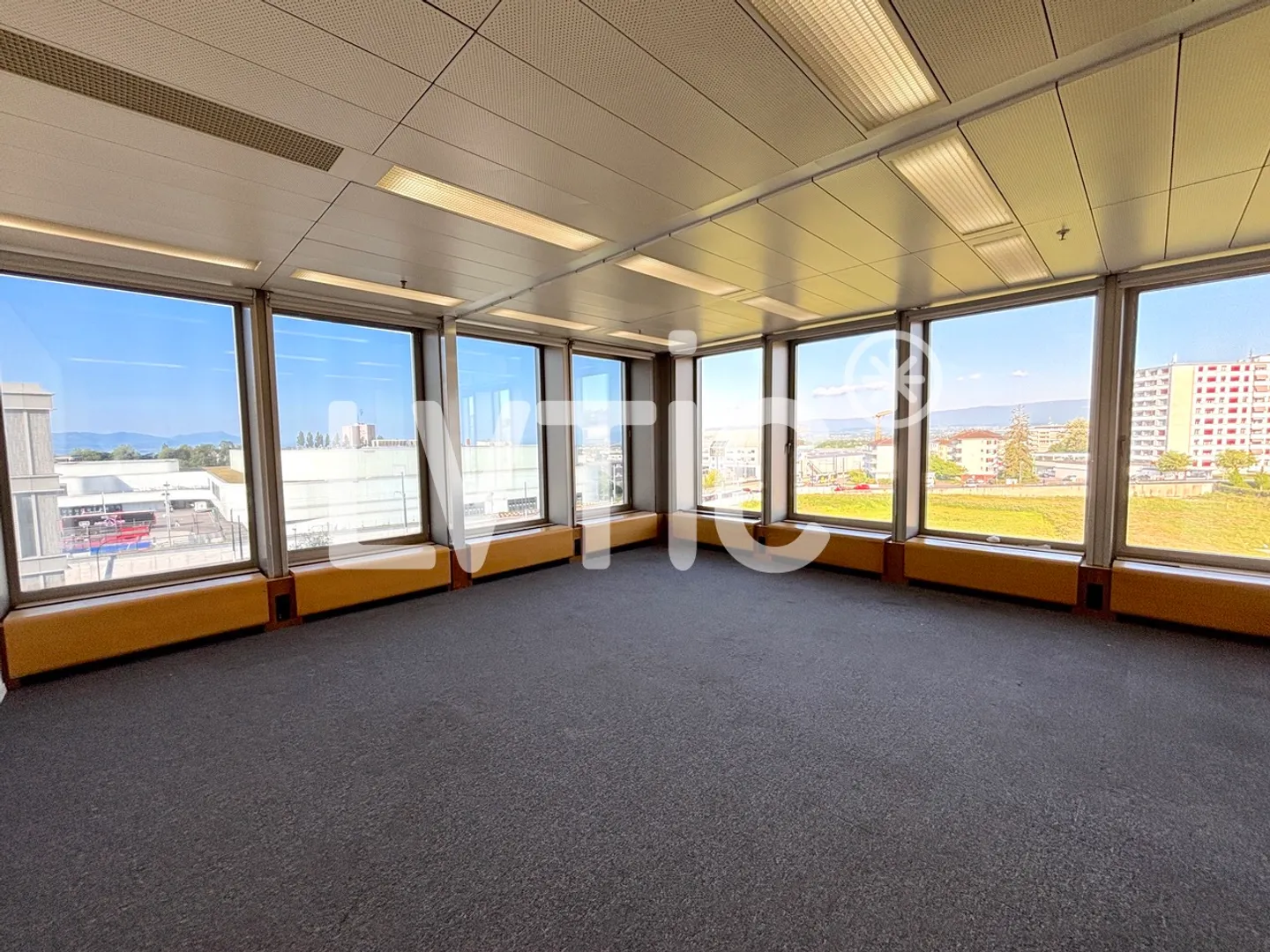 700 m2 offices divisible from 300 m2 for rent in Prilly-Malley - Photo 2 of 9