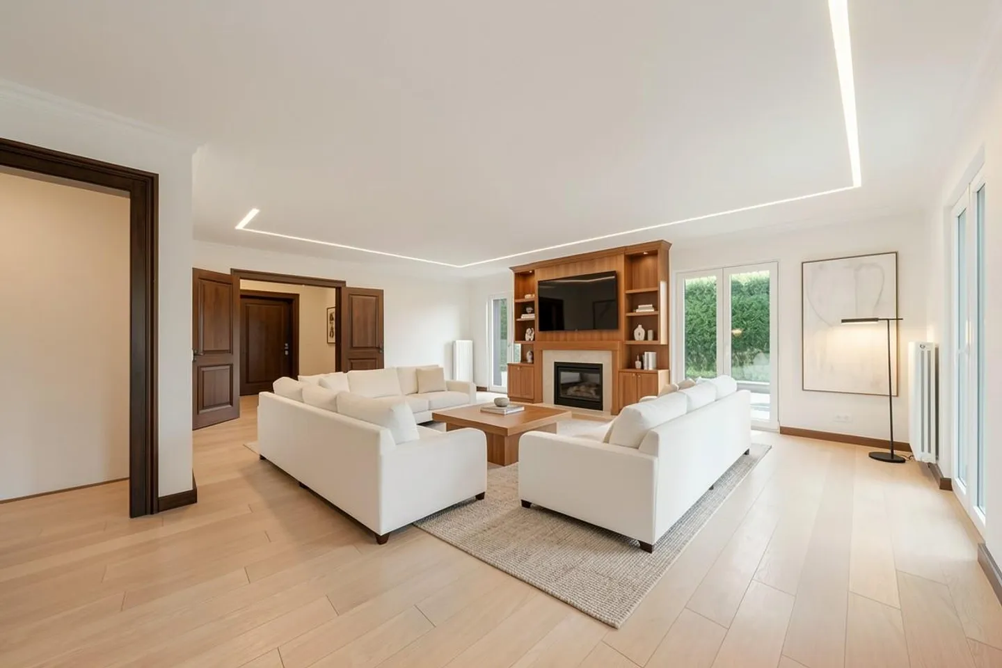 Magnifica e spaziosa proprietà di charme nel cuore di un ambiente residenziale e verdeggiante - Foto 2 di 7