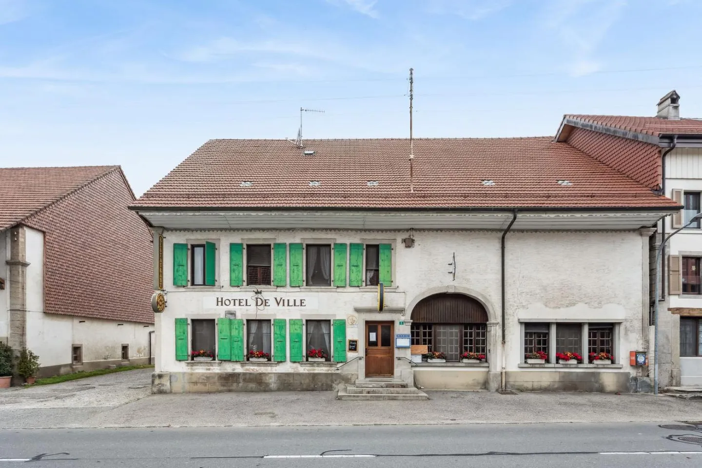 Edificio a uso misto con ristorante e potenziale di espansione - Foto 1 di 13