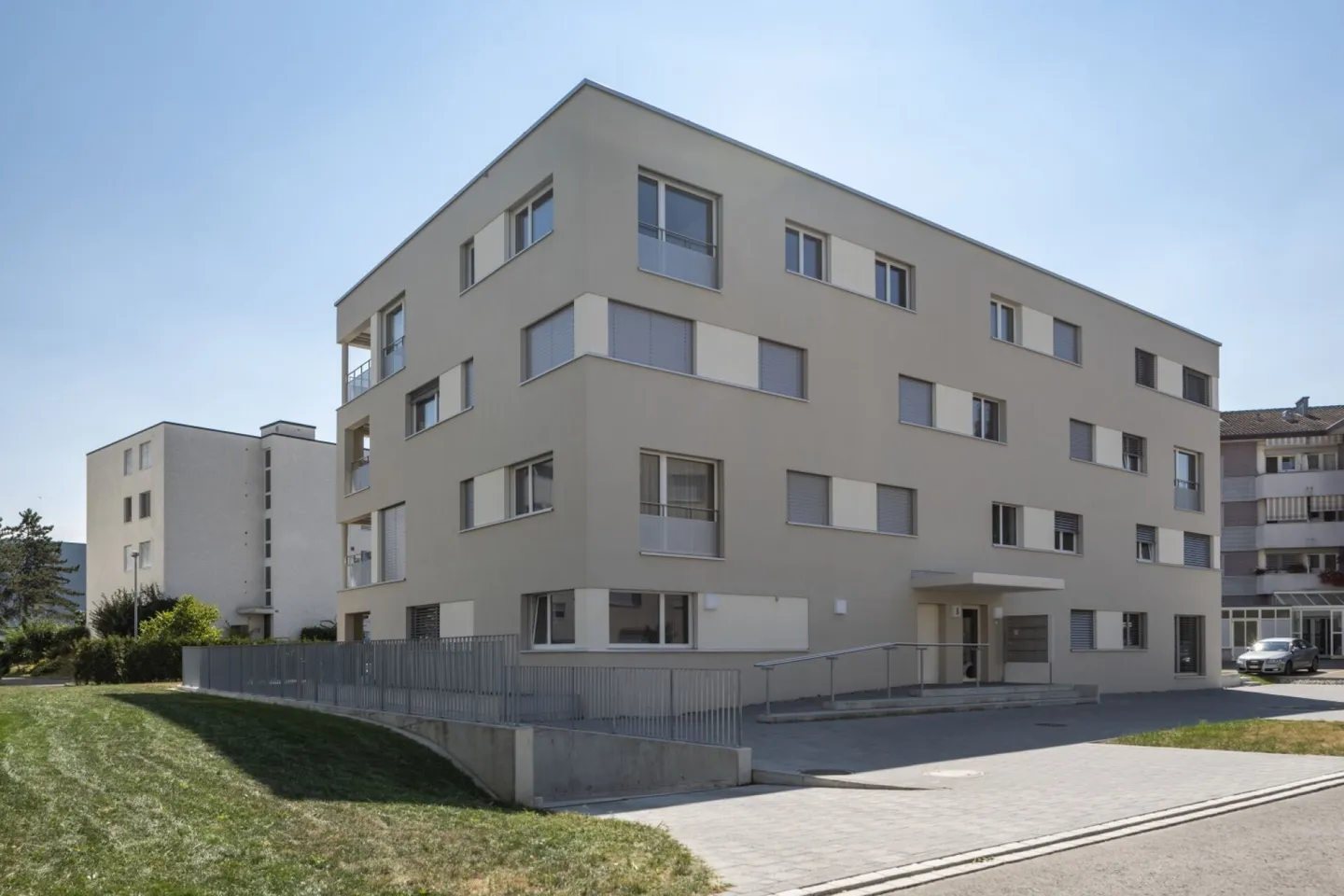 Modern apartment seeks new tenants - Photo 1 of 6