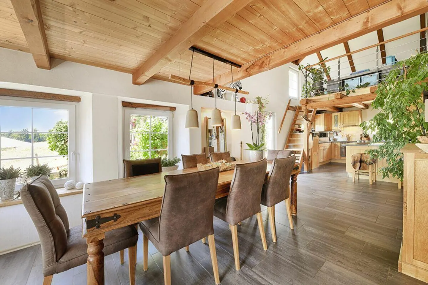 5.5-Room Farmhouse Half Above the Fog with a Wide View - Photo 3 of 21