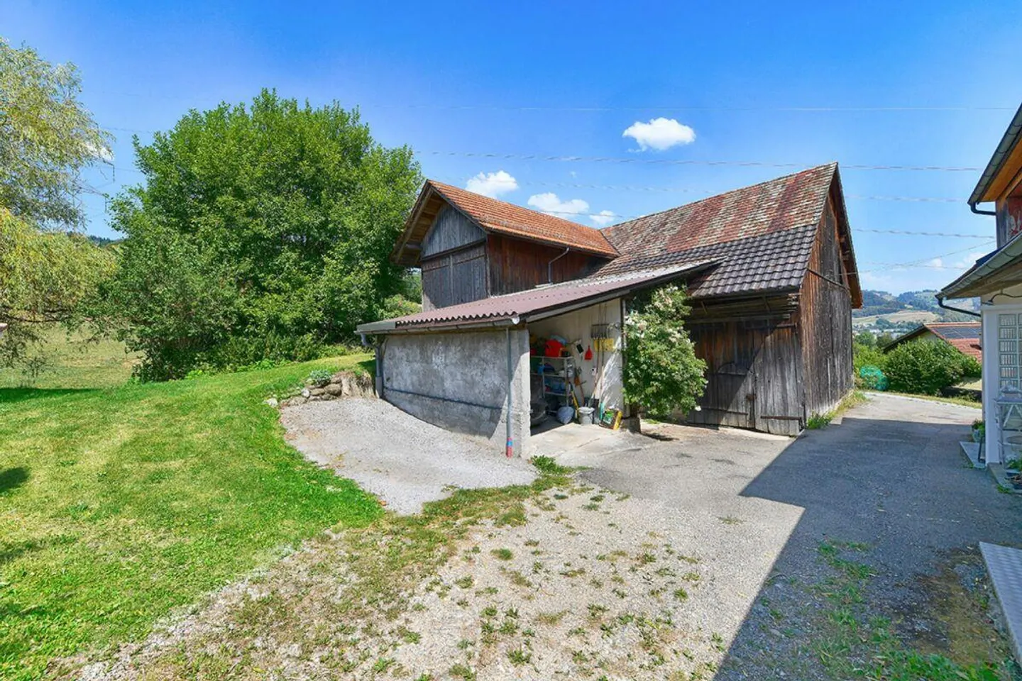 5.5-Room Farmhouse Half Above the Fog with a Wide View - Photo 15 of 21