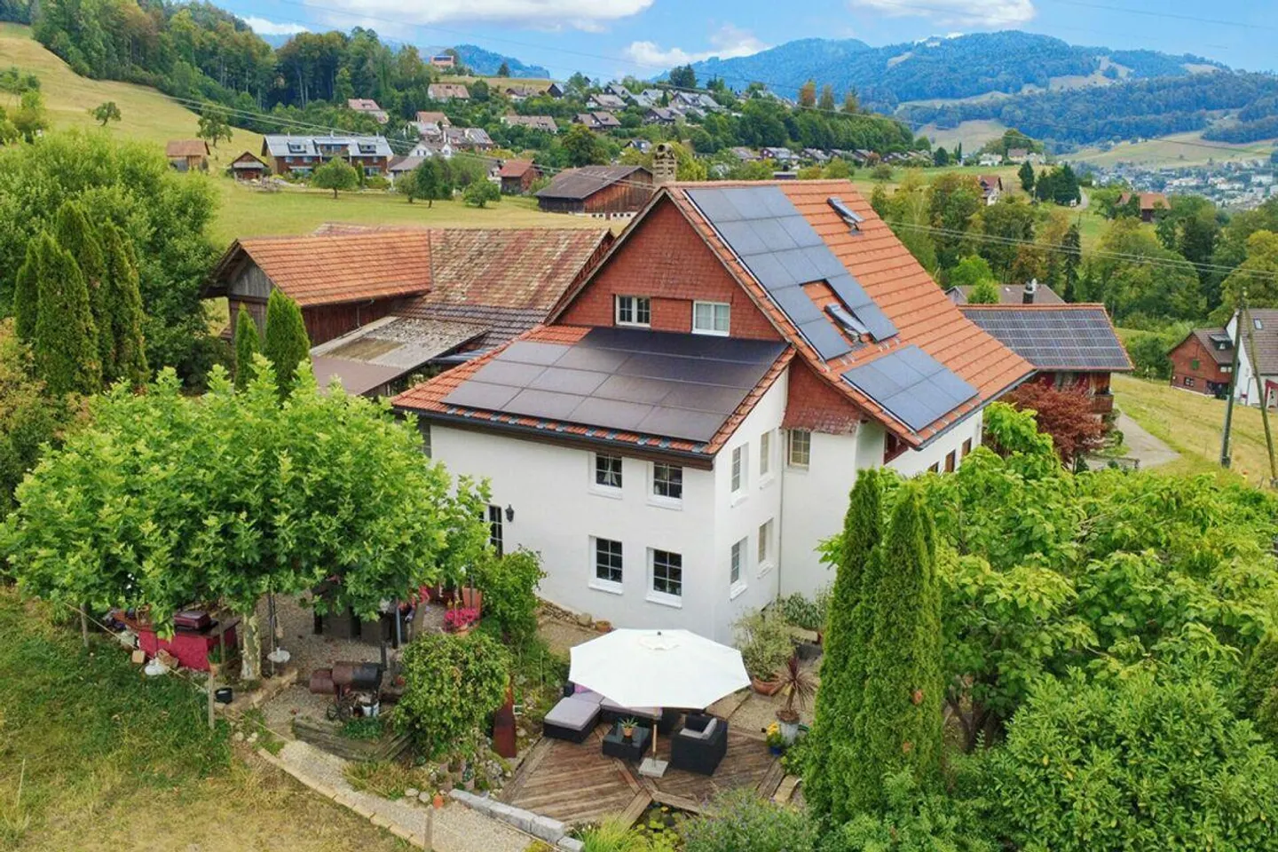 5.5-Room Farmhouse Half Above the Fog with a Wide View - Photo 16 of 21