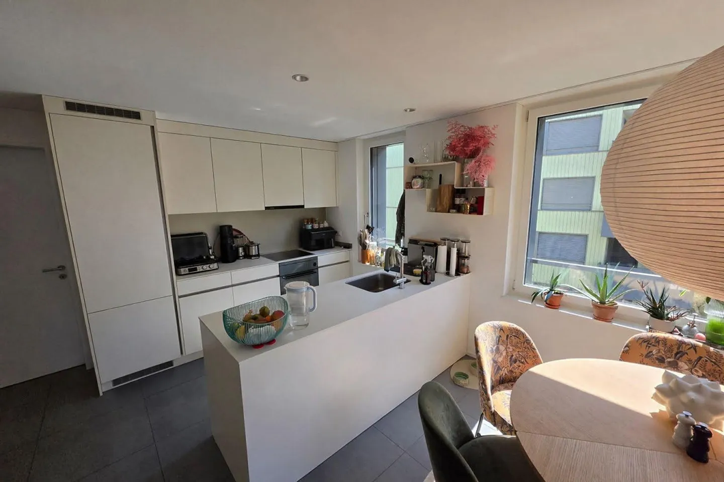 Appartamento di 4.5 locali con vista sulla foresta a Freienbach - Foto 3 di 14