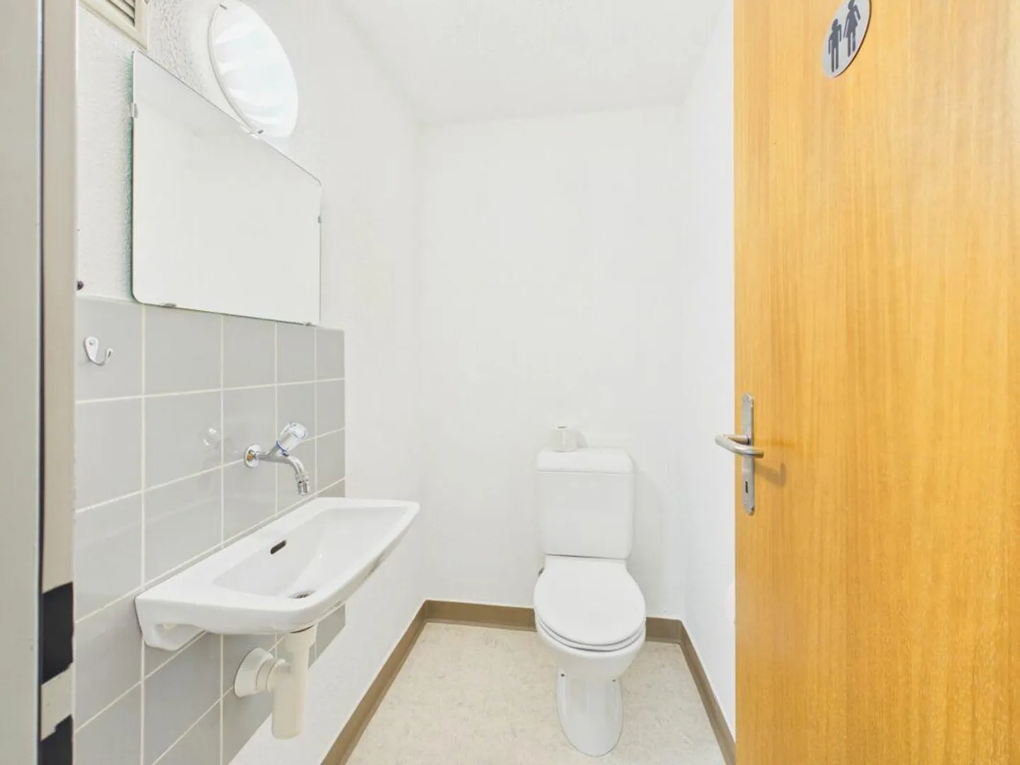 Renovierte Wohnung mit Sitzplatz - Foto 3 von 9