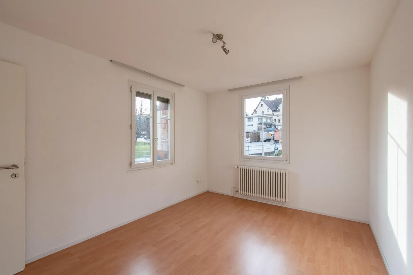 Sonnige 3.5 Zimmer-Wohnung mit Ausblick - Photo 7 sur 13