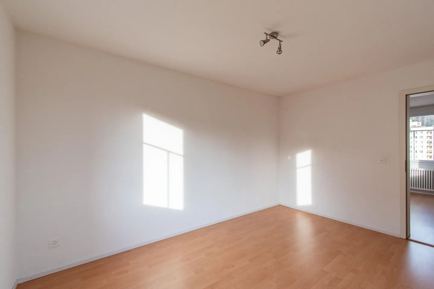 Sonnige 3.5 Zimmer-Wohnung mit Ausblick - Photo 8 sur 13