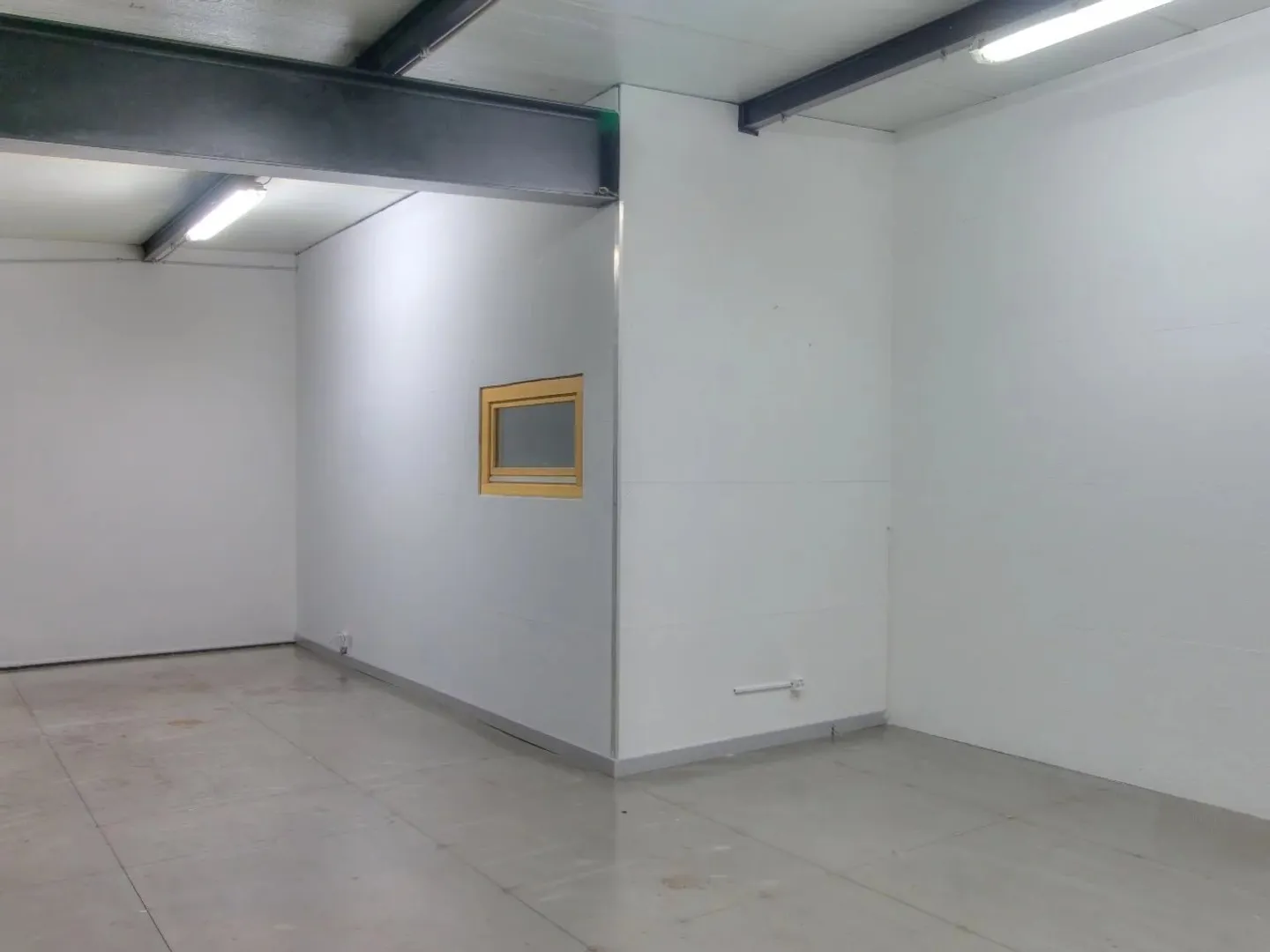 Espace de Bureau Commercial avec Parking - Photo 1 sur 5