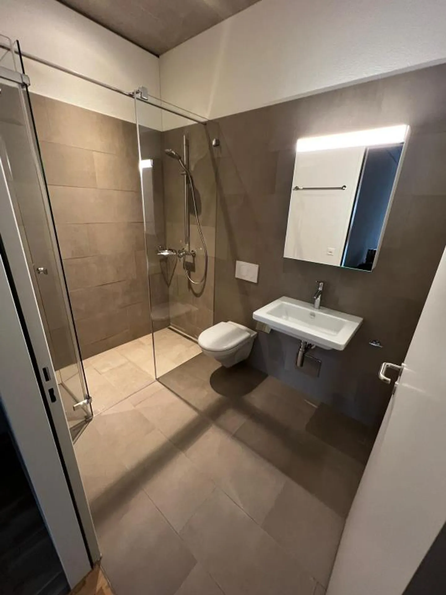 Appartement studio temporaire, mais meublé - Photo 4 sur 5