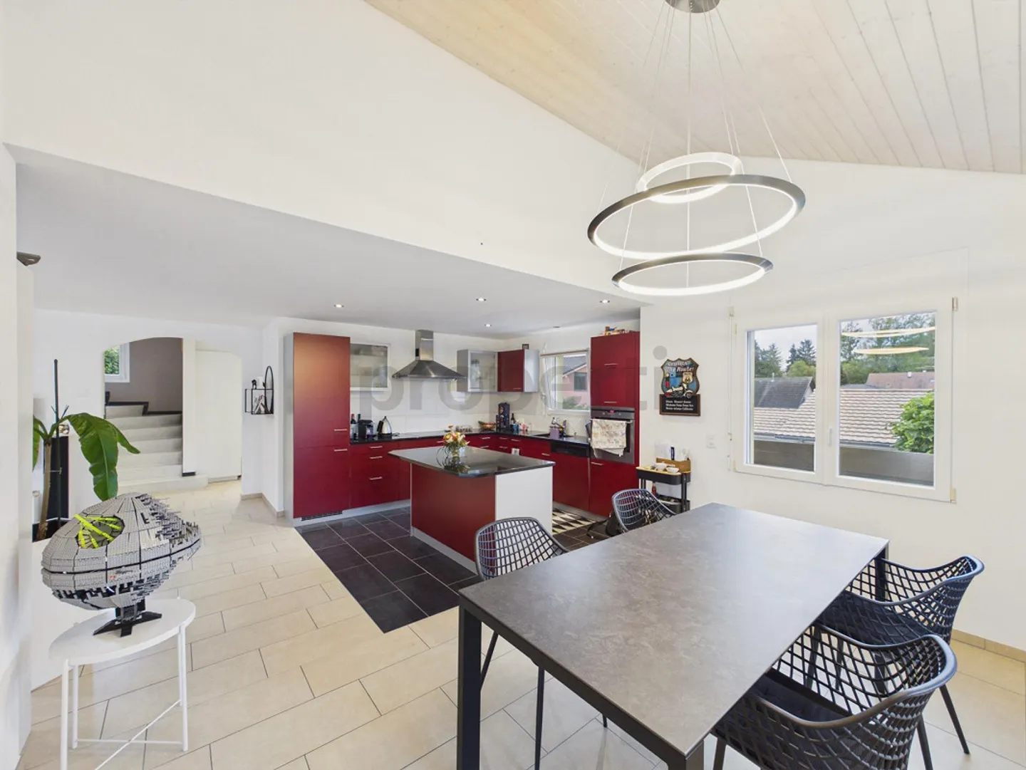Charming Family Home with Garden - Photo 4 of 12