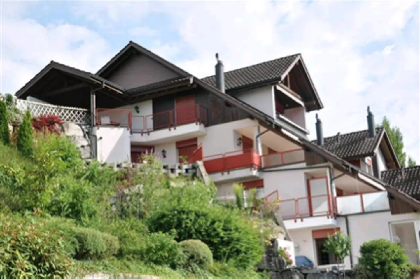 Appartamento con terrazza e vista mozzafiato sul lago e area giardino - Foto 3 di 13