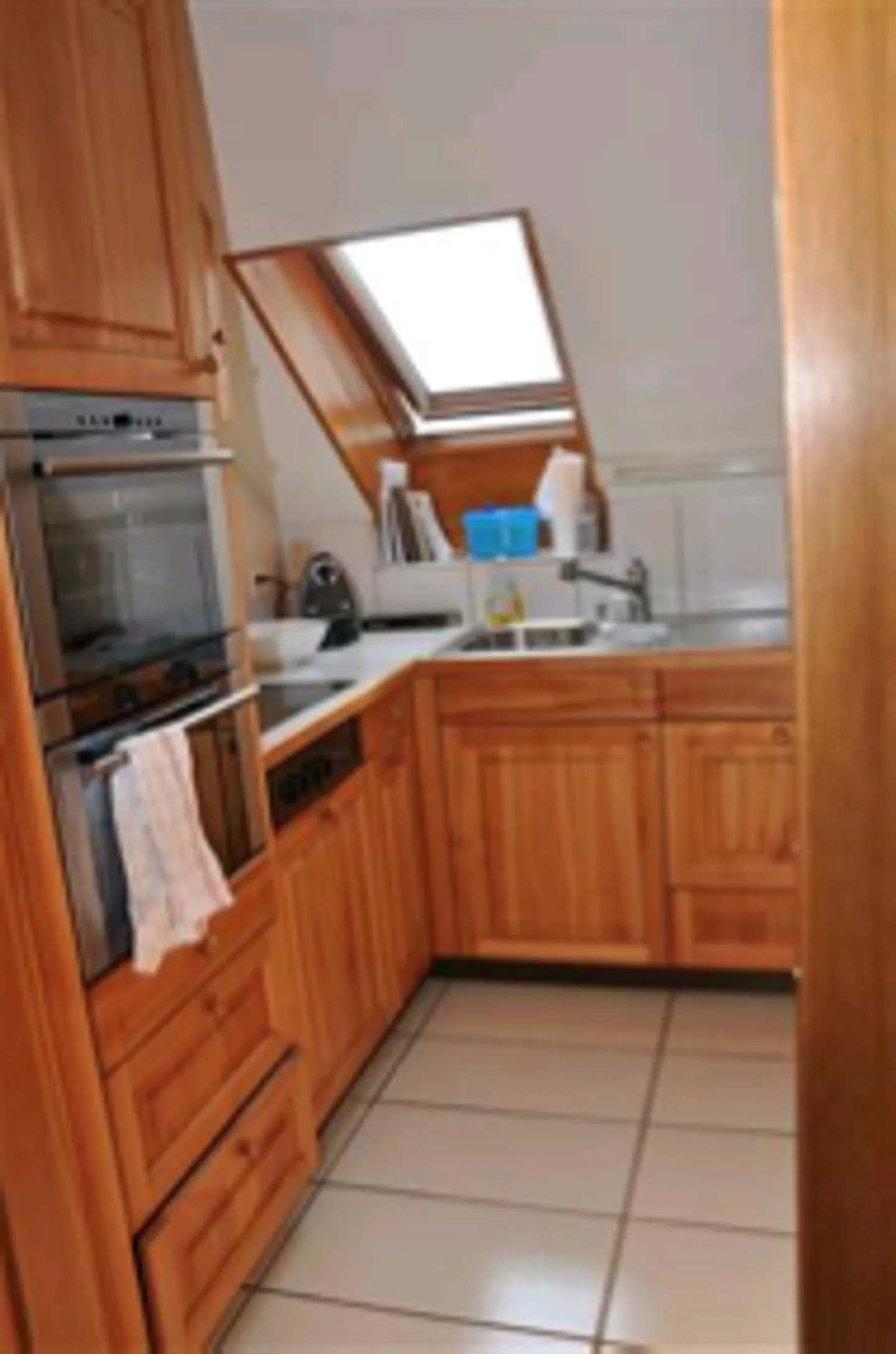 Appartamento con terrazza e vista mozzafiato sul lago e area giardino - Foto 6 di 13