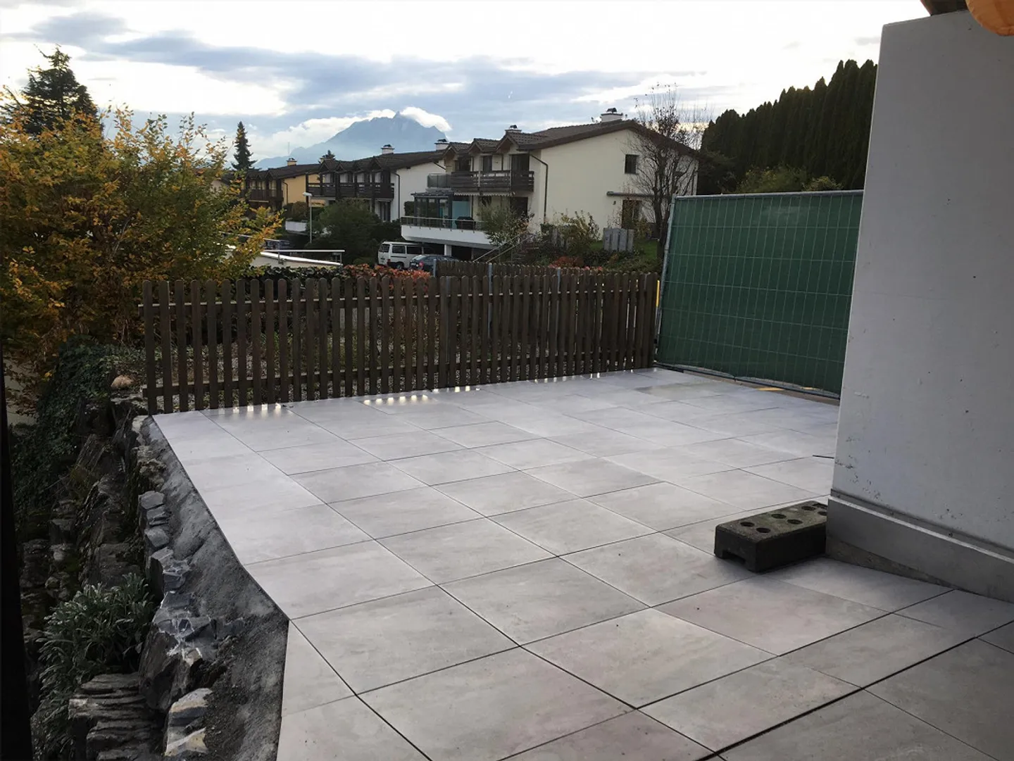 Appartamento con terrazza e vista mozzafiato sul lago e area giardino - Foto 9 di 13