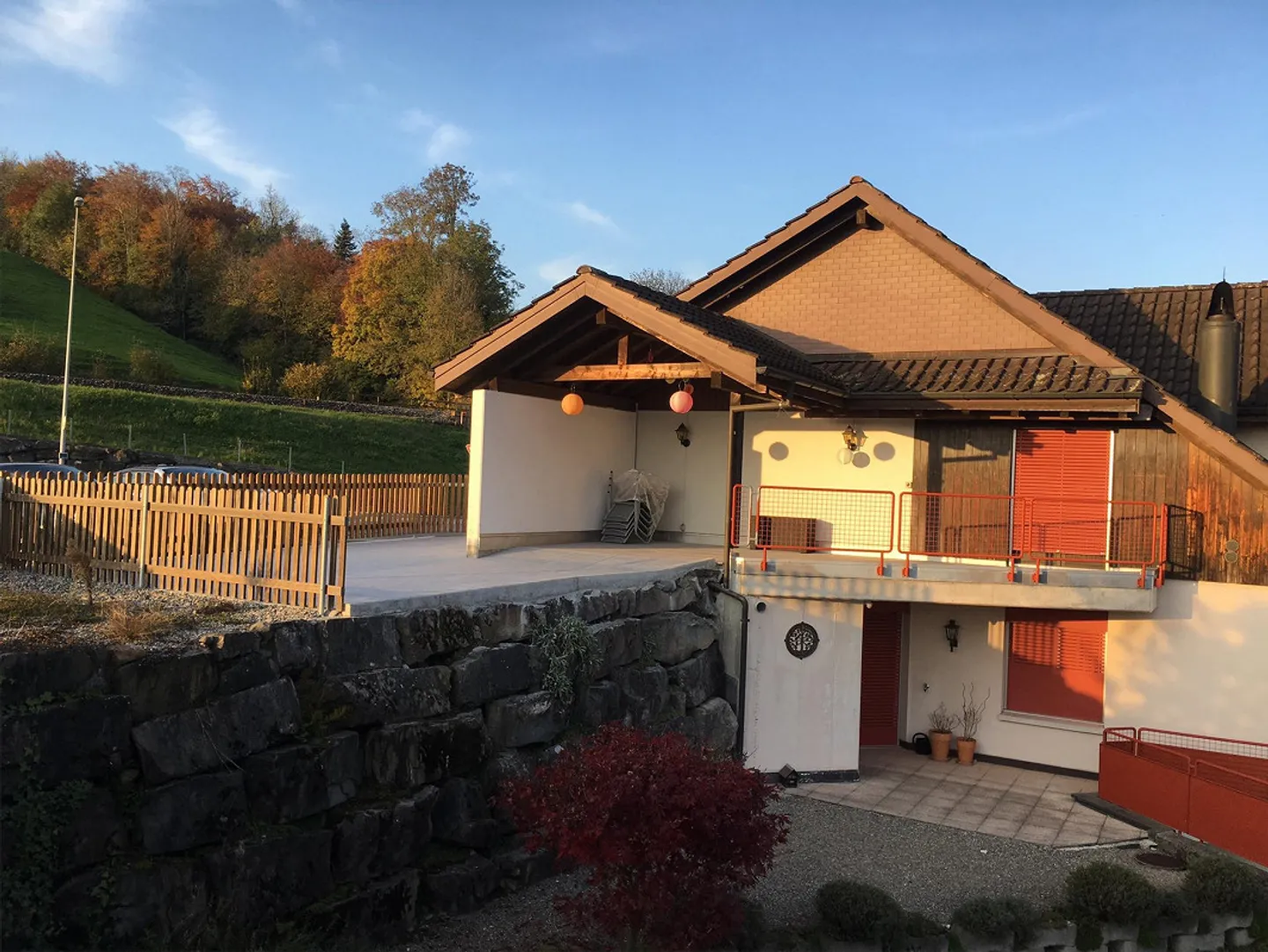 Appartamento con terrazza e vista mozzafiato sul lago e area giardino - Foto 11 di 13