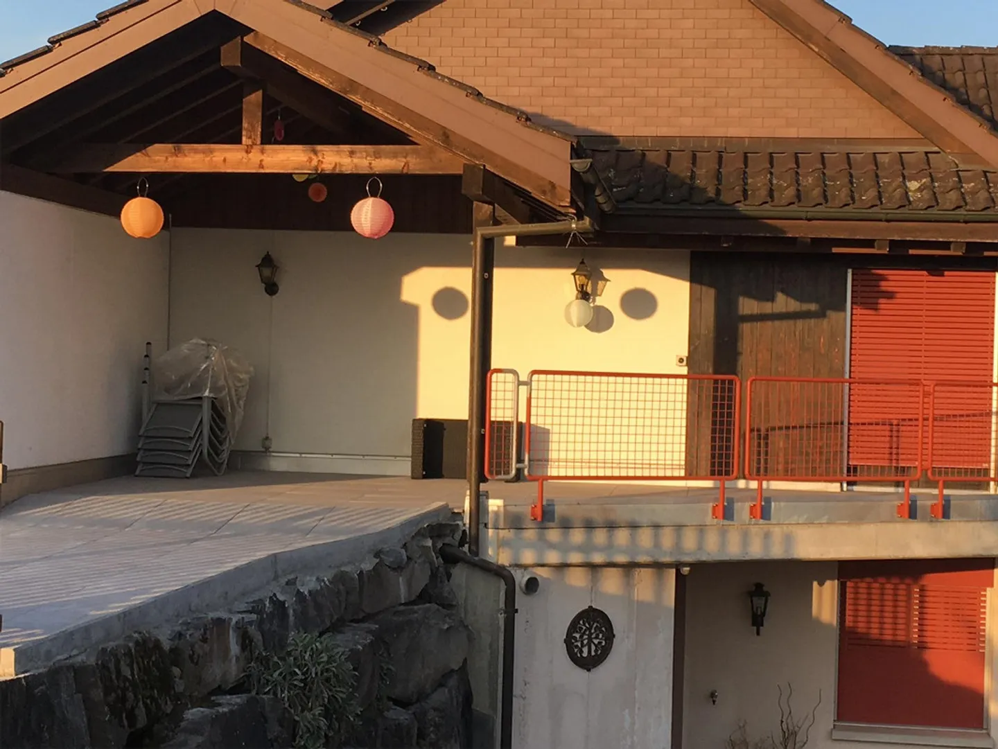 Appartamento con terrazza e vista mozzafiato sul lago e area giardino - Foto 13 di 13